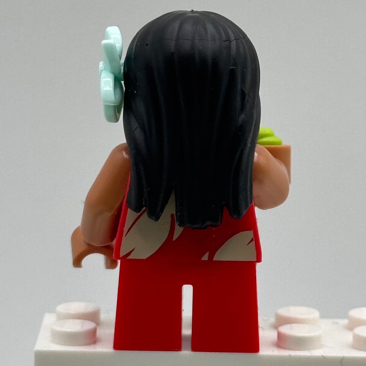 Lilo Minifigure with Camera & Doll Scrump From Lego 43268 Disney’s Lilo & Stitch Beach House