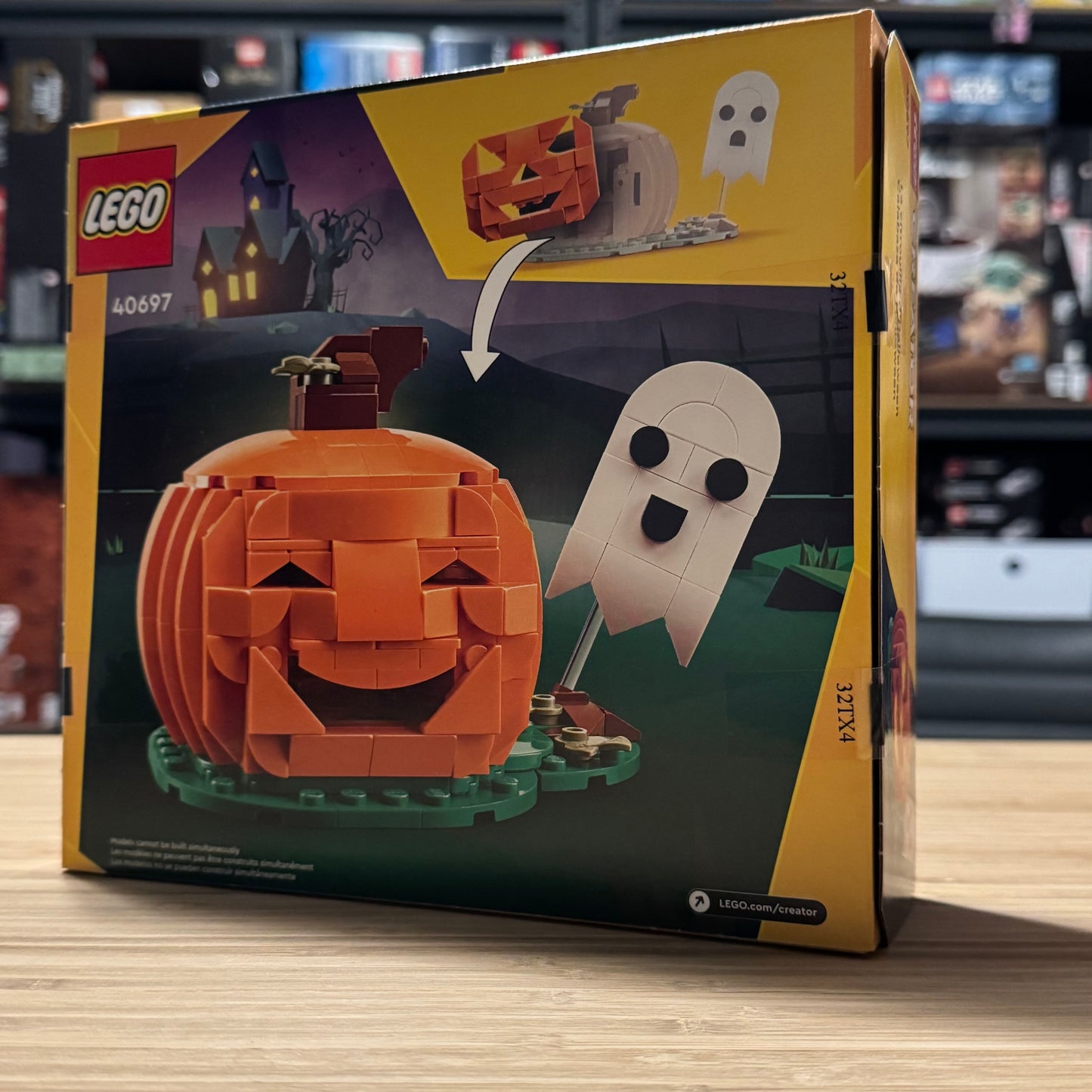 LEGO 40697 Light Up Pumpkin GWP Halloween Seasonal Rare Set