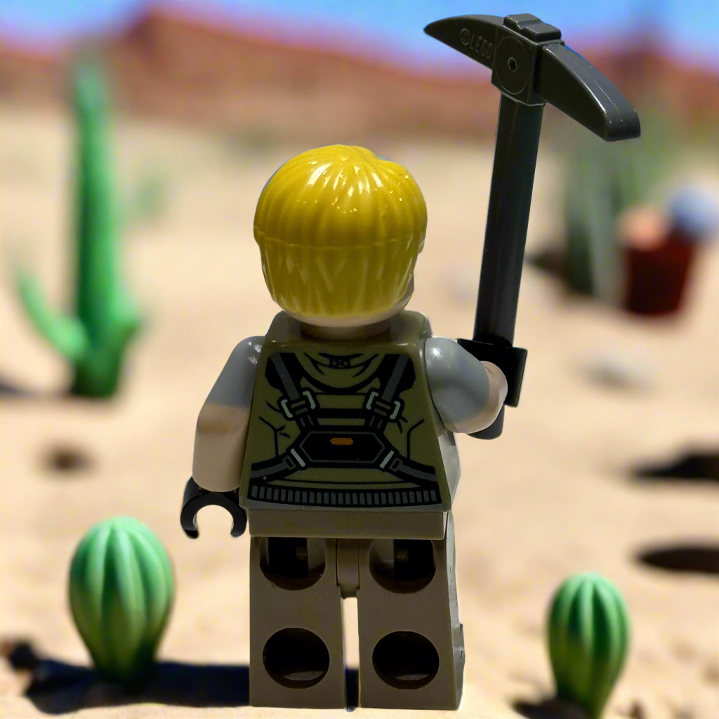 Battalion Brawler with Pickaxe - LEGO Fortnite 77073