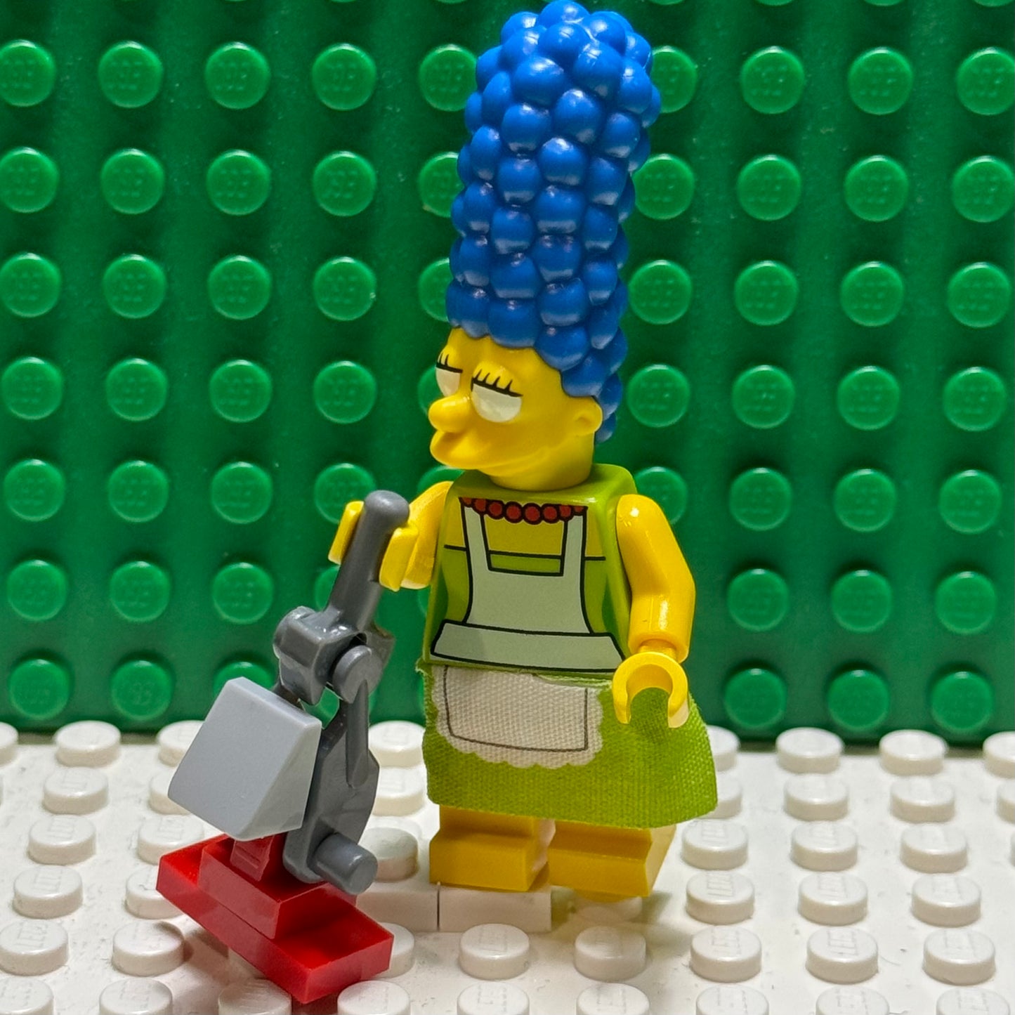 Marge Simpson - LEGO 71006 with Vacuum