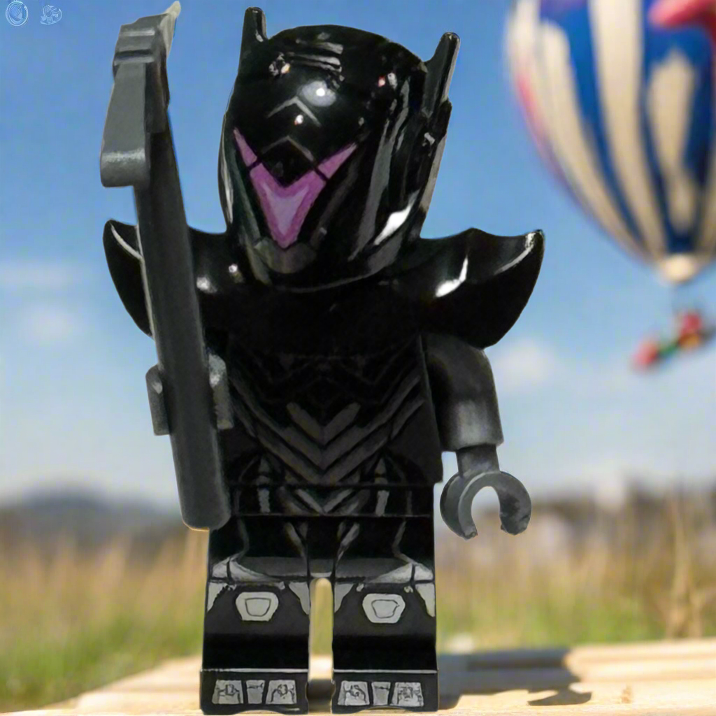 Trespasser Elite with Pickaxe - LEGO Fortnite 77073