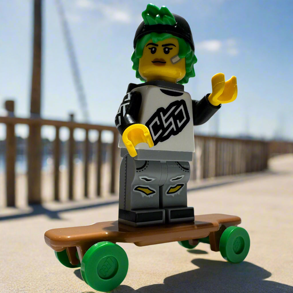 Longboarder - LEGO 71048 Series 27