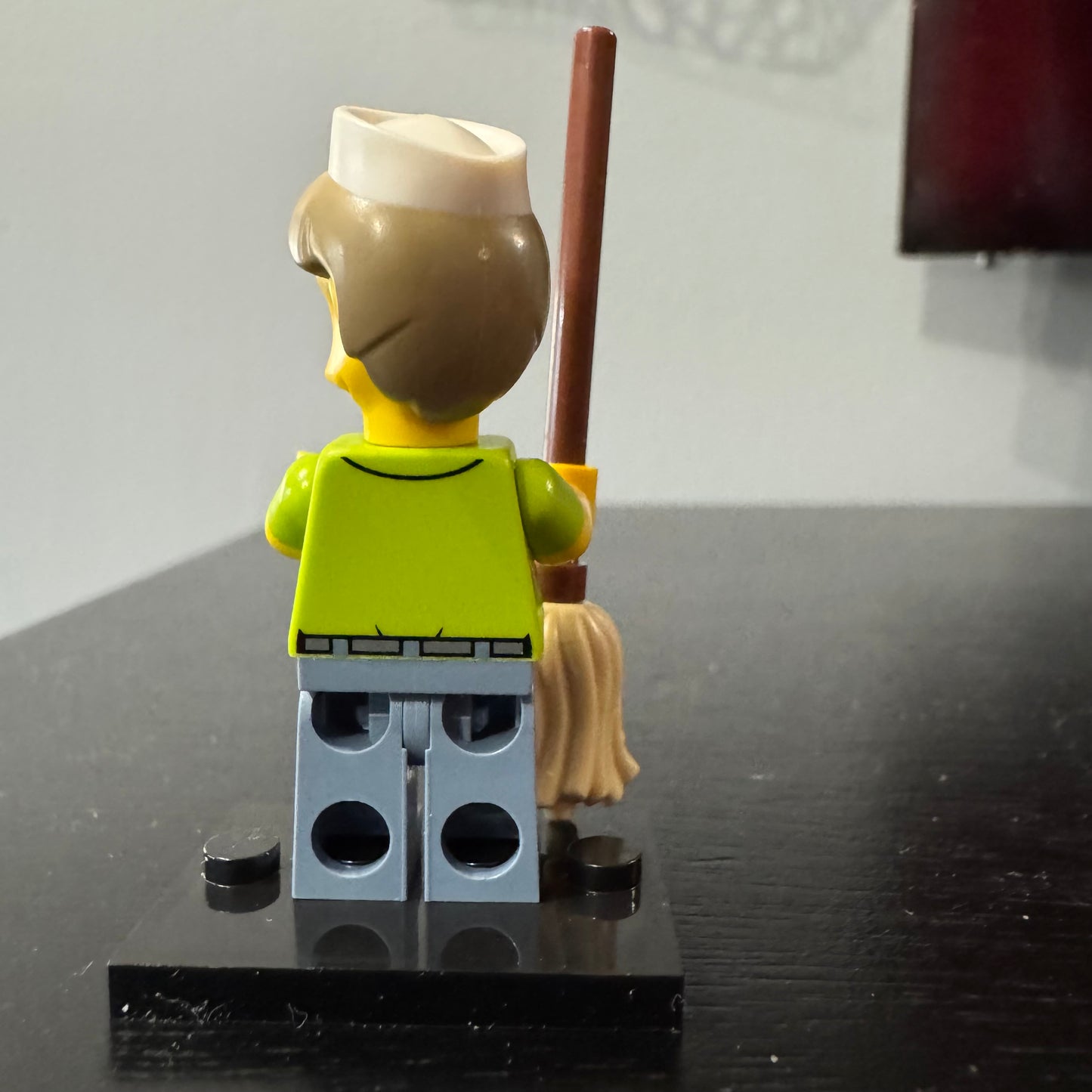 Squeaky-Voiced Teenager - LEGO 10352 Krusty Burger