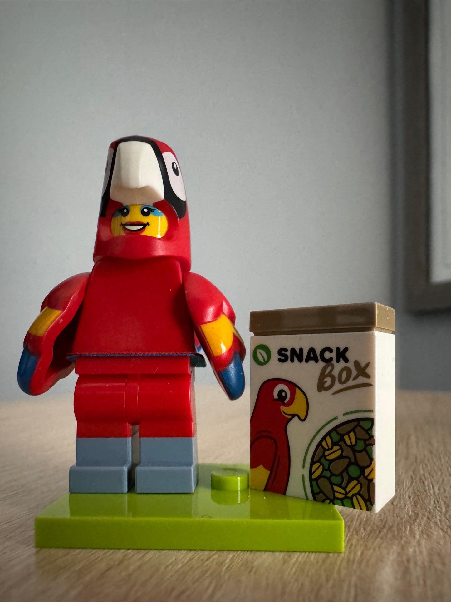 LEGO 71051 Series 28 Parrot Costume minifigure – individually repackaged