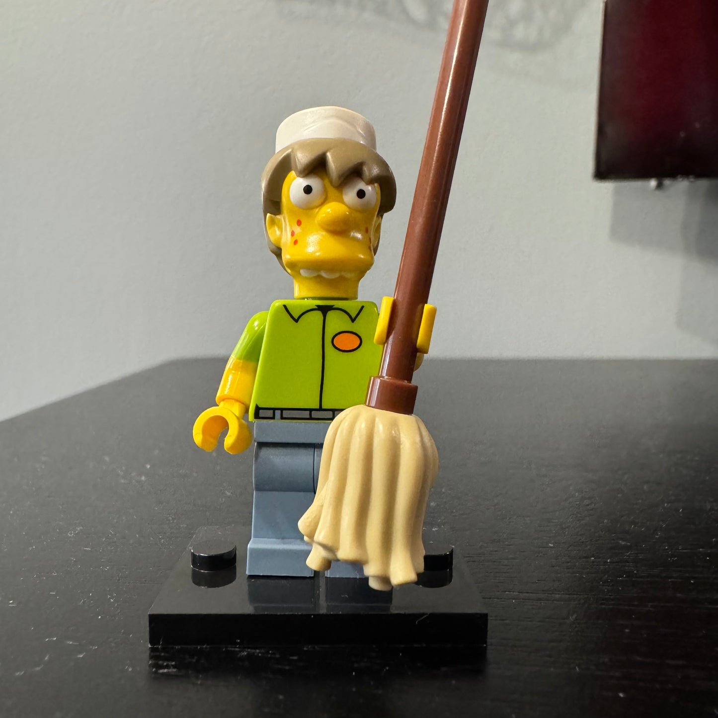 Squeaky-Voiced Teenager - LEGO 10352 Krusty Burger