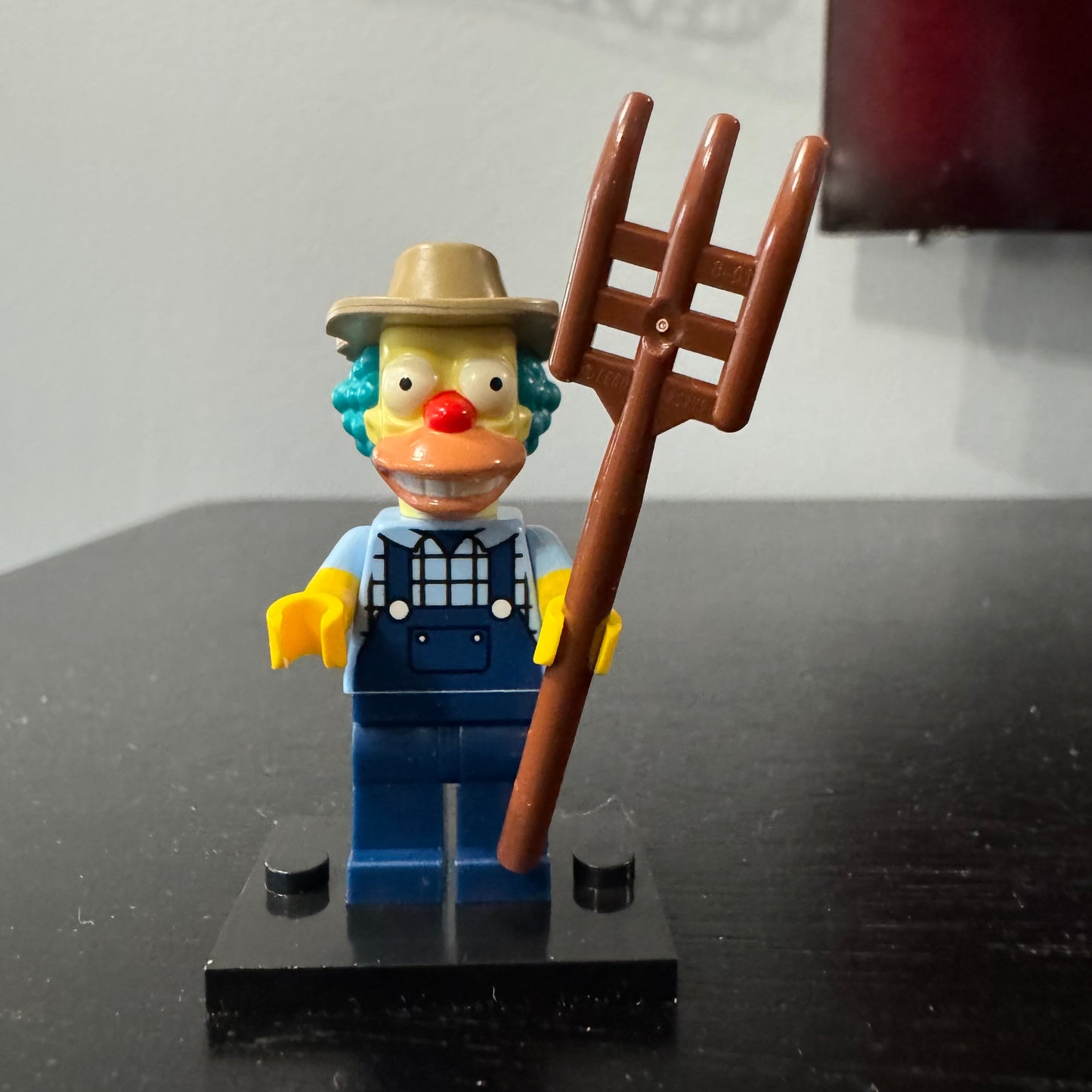 Farmer Krusty The Clown - LEGO 10352 Krusty Burger