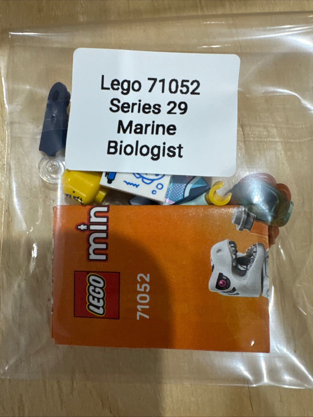 LEGO 71052 Series 29 Marine Biologist minifigure – individually repackaged