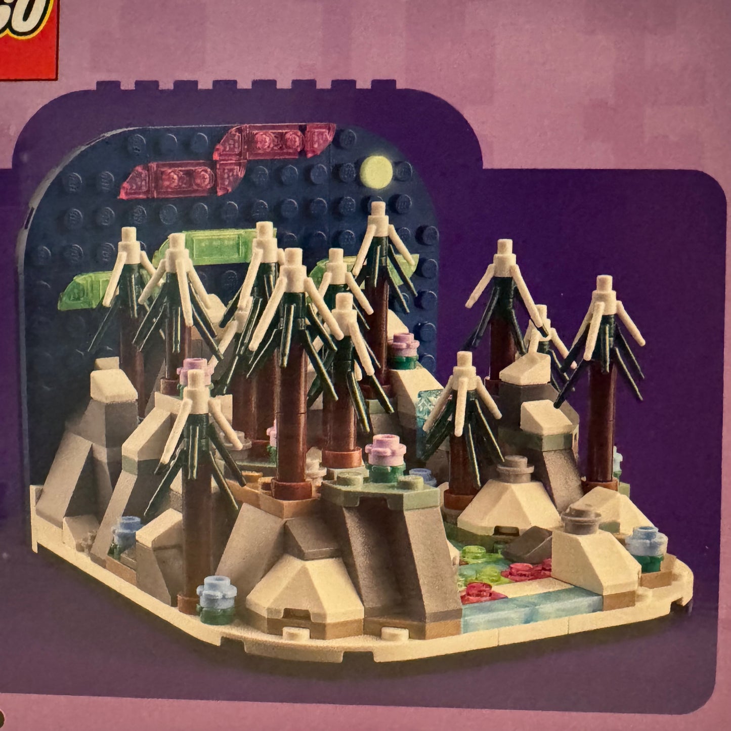LEGO 40785 Northern Lights Diorama Exclusive GWP 2025 Aurora Display