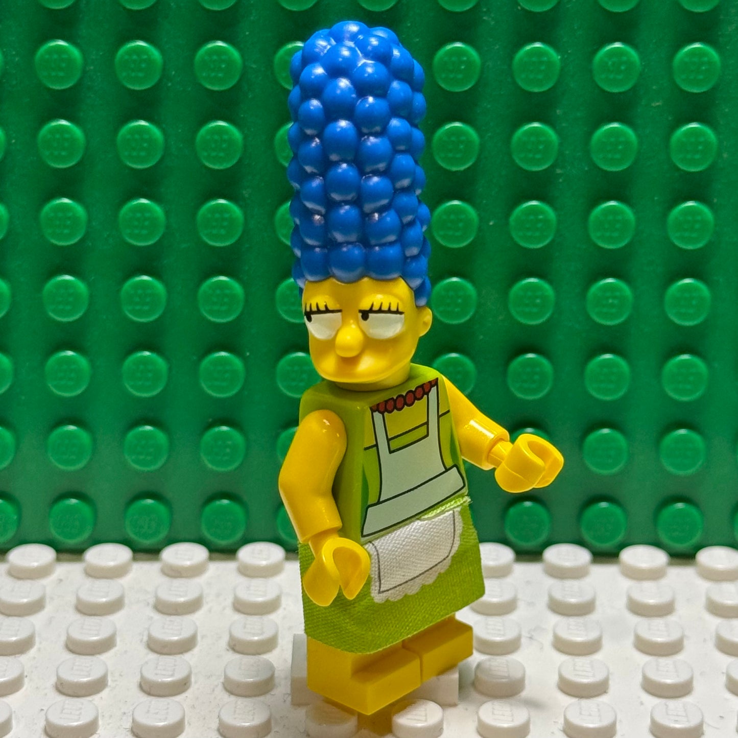Marge Simpson - LEGO 71006 with Vacuum