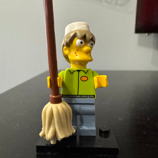 Squeaky-Voiced Teenager - LEGO 10352 Krusty Burger