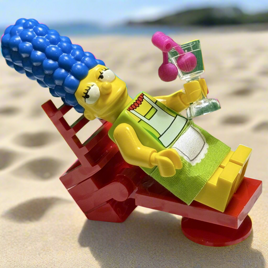 Marge Simpson - LEGO 71006 with Lounger and Cocktail