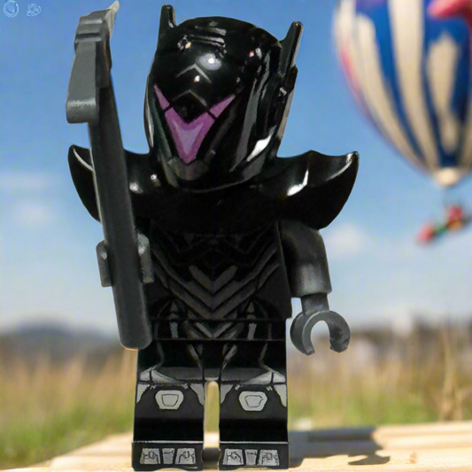 Trespasser Elite with Pickaxe - LEGO Fortnite 77073