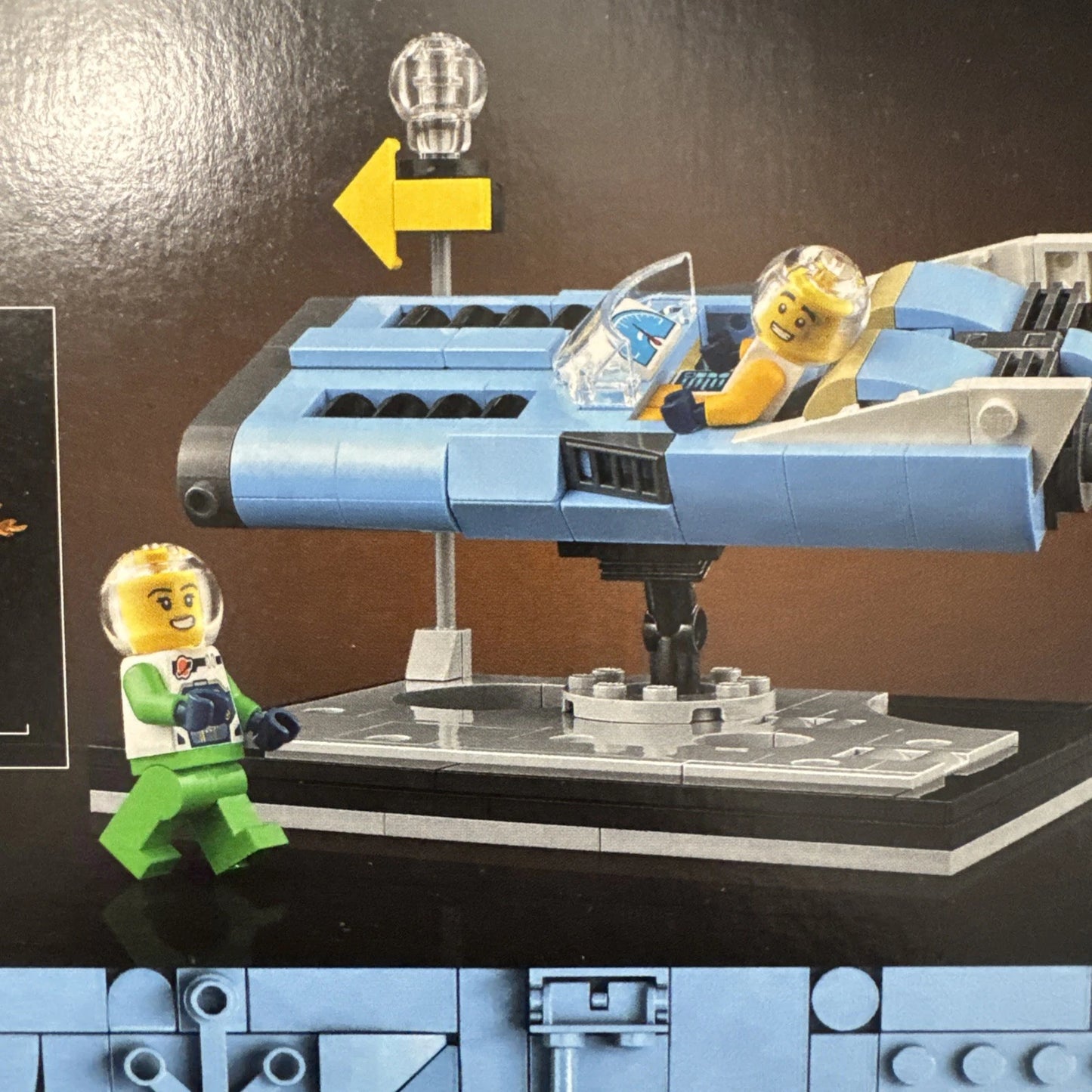 Lego 40789 Ideas: Flying Moon Car Promotion Insider Rewards